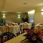 Hotel Consul