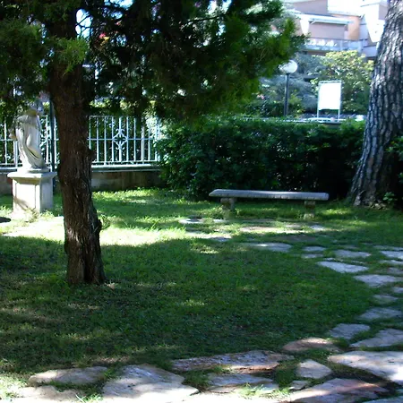 Отель Consul 3*