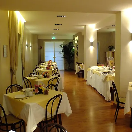 Hotel Consul 3*